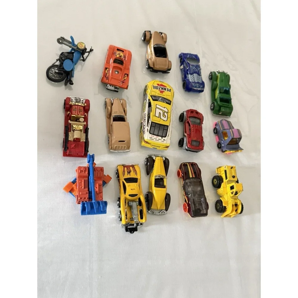 Lot Of 15 Assorted Hot Wheels Matchbox 1:64 Scale Diecast Racing Toys Vehicles